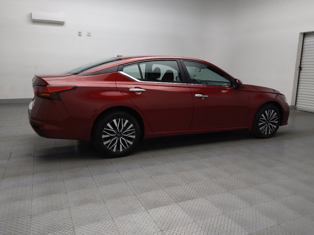 Used 2023 Nissan Altima 2.5 SV image 10