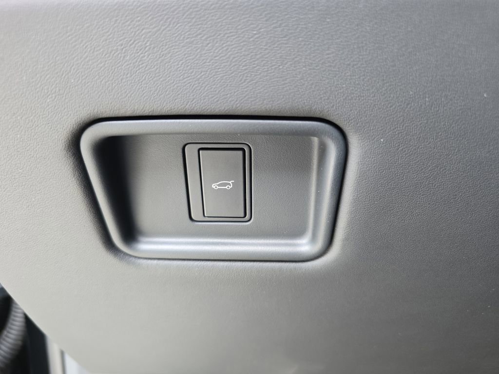 New 2025 Land Rover Range Rover SV image 27