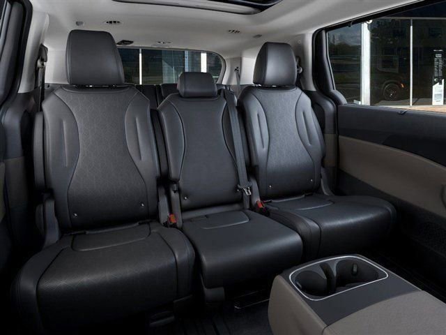 New 2026 Kia Carnival SX FWD image 16