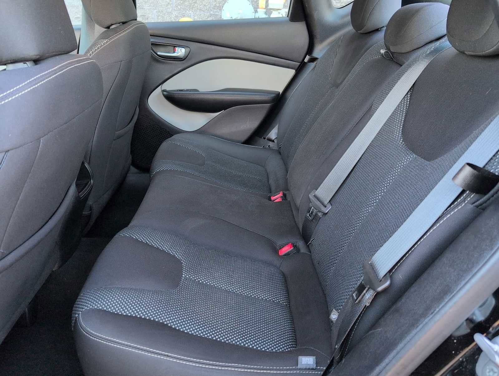 Used 2015 Dodge Dart SXT image 18