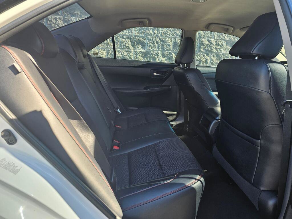 Used 2016 Toyota Camry SE FWD image 15