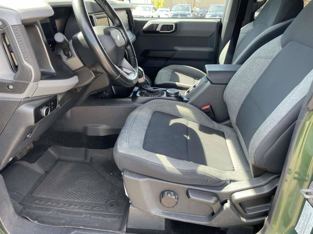 Used 2023 Ford Bronco Big Bend w/ Sasquatch Package AWD/4WD image 15
