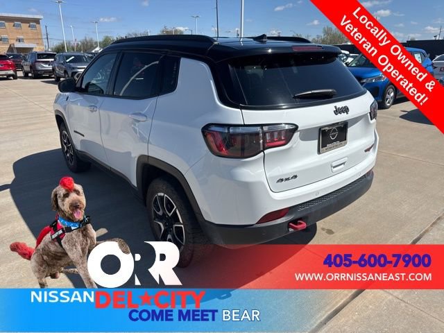 Used 2025 Jeep Compass Trailhawk image 3
