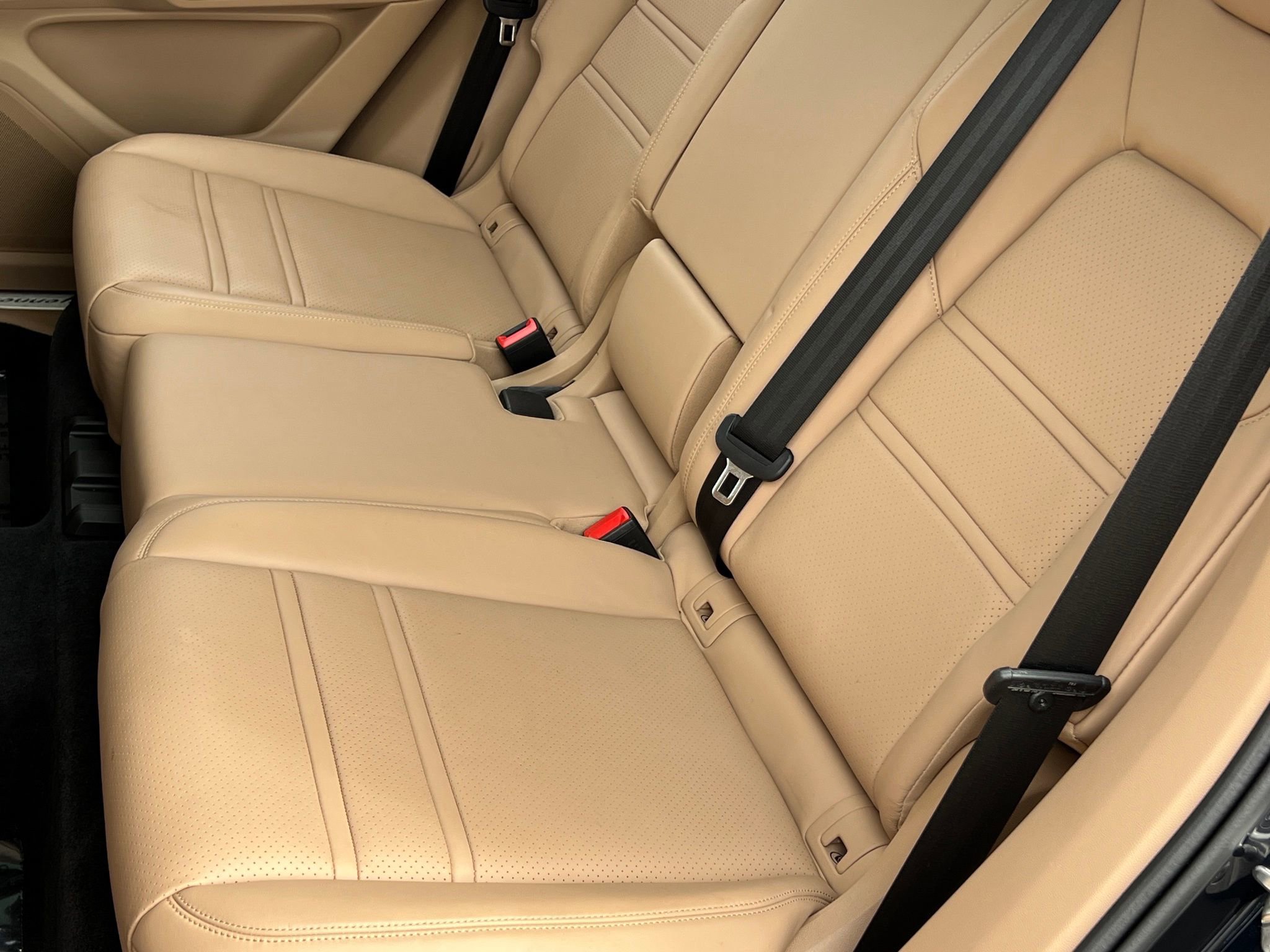 Used 2021 Porsche Cayenne S image 20