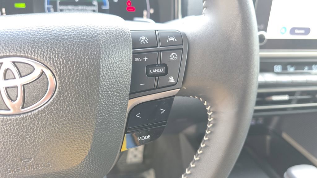 Used 2026 Toyota Camry SE image 23