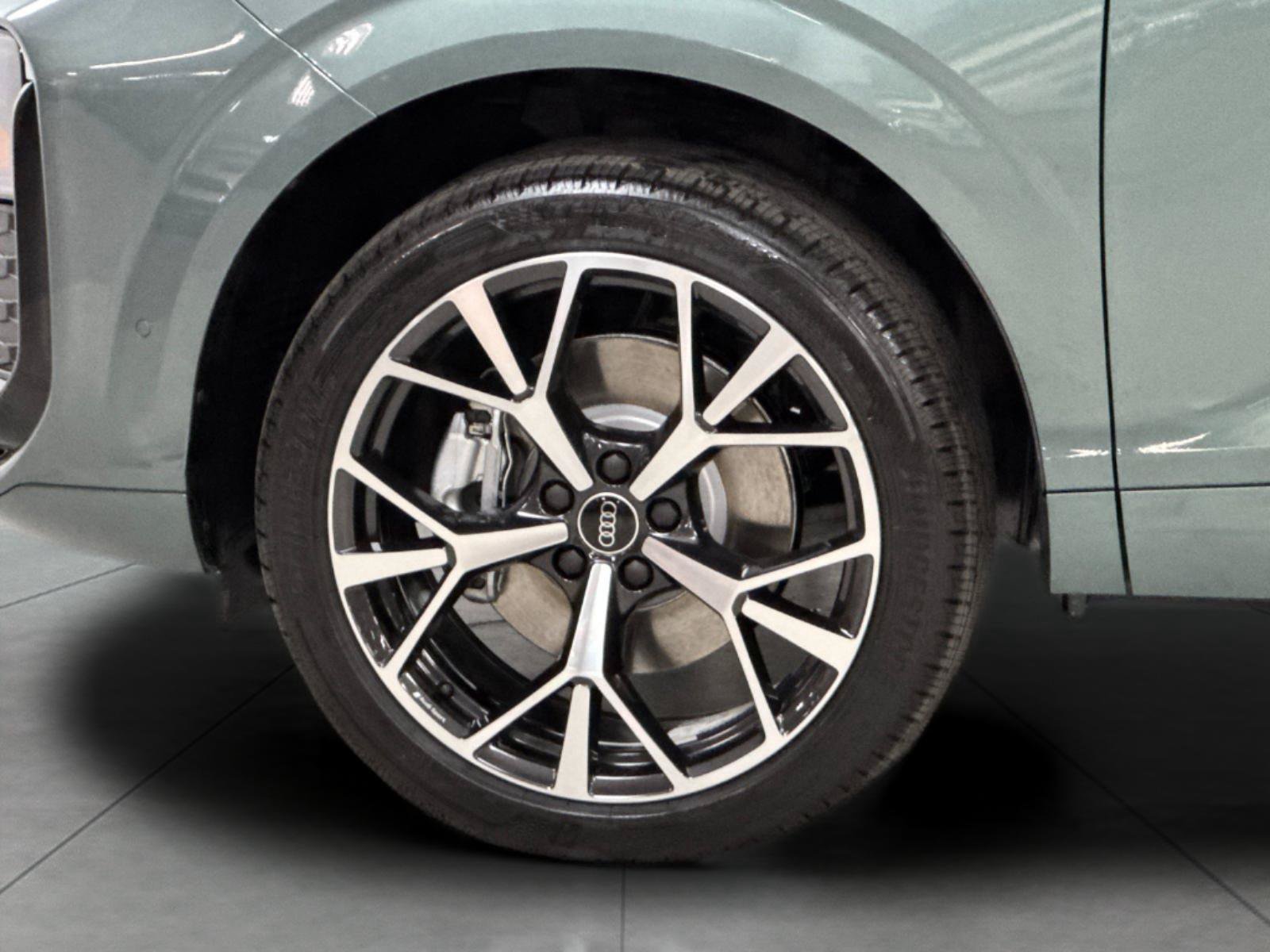 New 2026 Audi Q3 quattro 2.0T AWD/4WD image 25