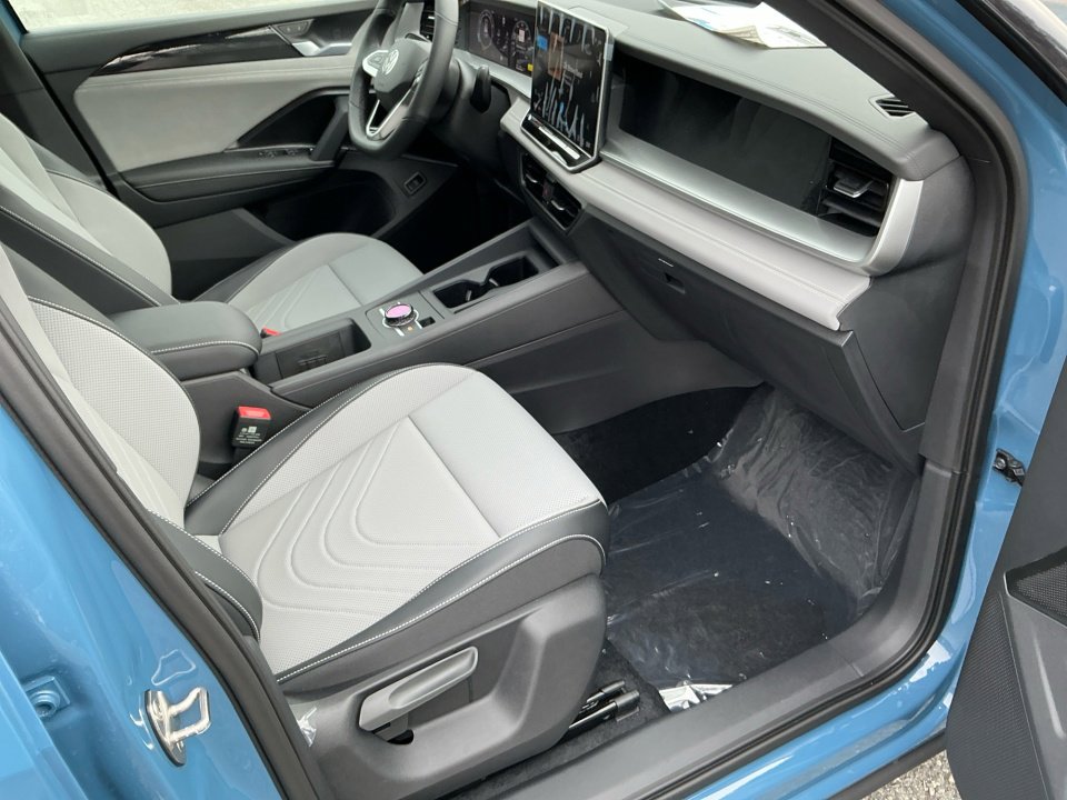 New 2026 Volkswagen Tiguan SE R-Line AWD/4WD image 27