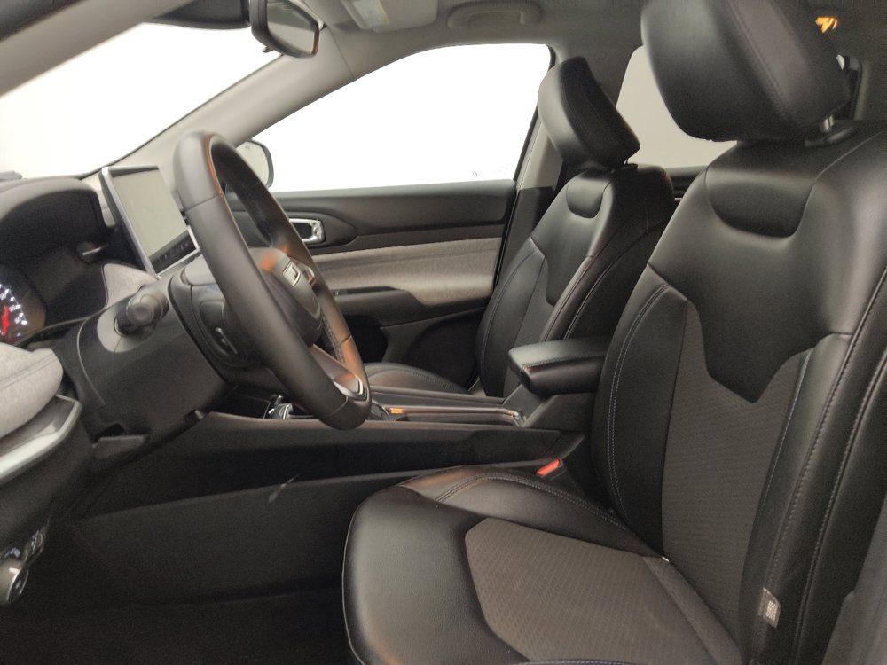 Used 2022 Jeep Compass Latitude FWD image 17