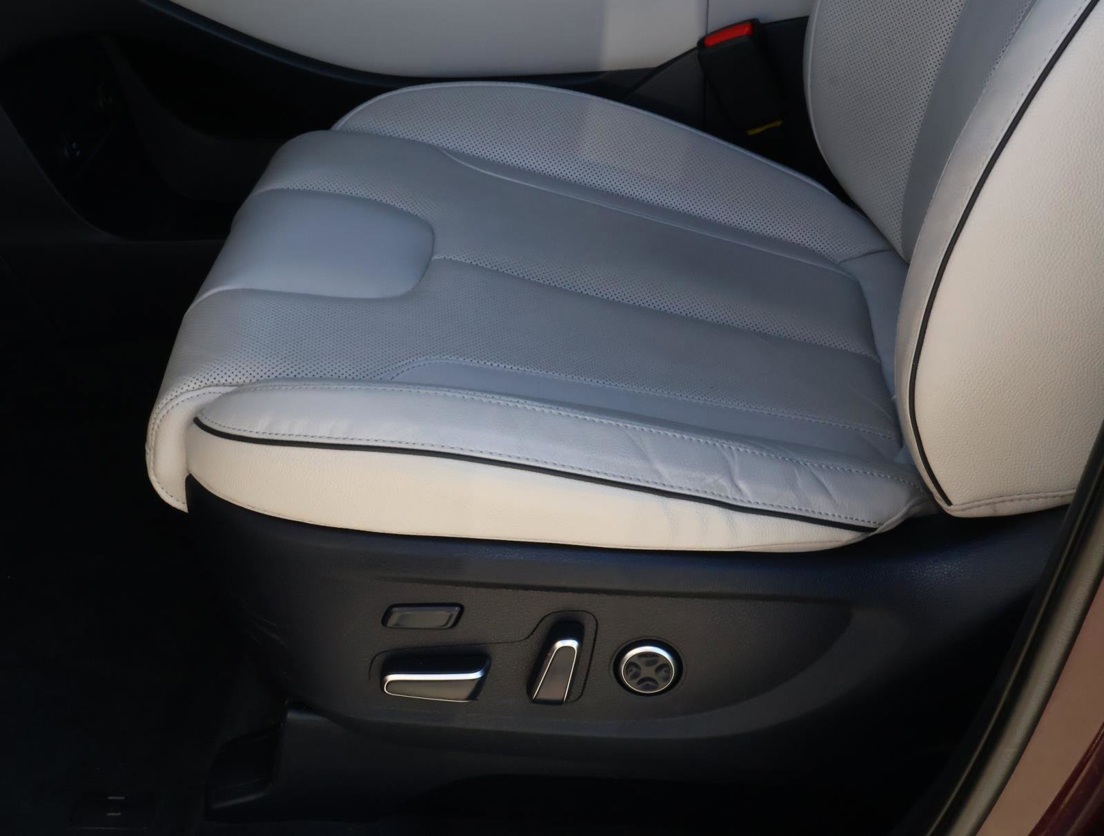 Used 2023 Hyundai Palisade Limited FWD image 16