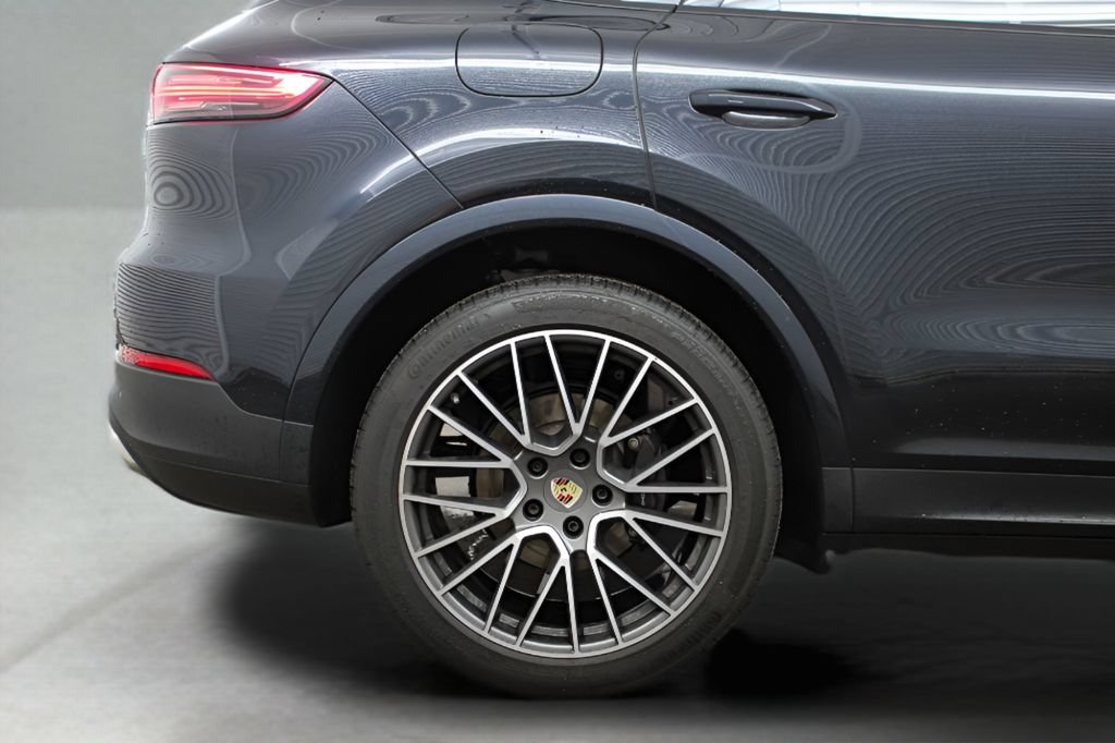 Used 2023 Porsche Cayenne AWD/4WD image 35