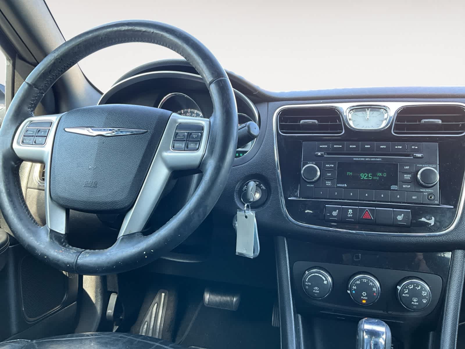 Used 2014 Chrysler 200 Limited FWD image 10