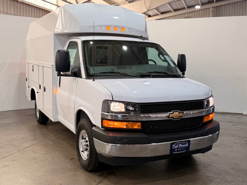 New 2025 Chevrolet Express 3500 w/ Power Convenience Package image 8
