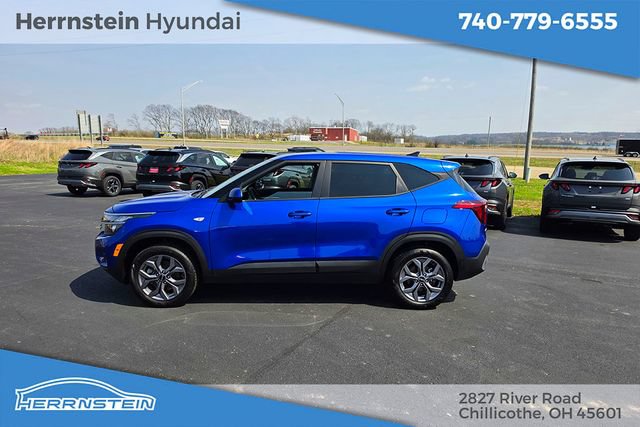 Used 2024 Kia Seltos LX AWD/4WD image 4