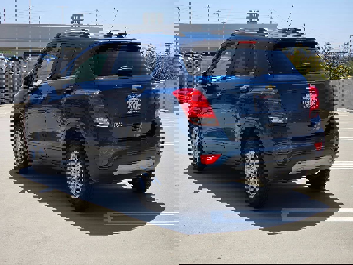 Used 2020 Chevrolet Trax LT w/ Driver Confidence Package image 6