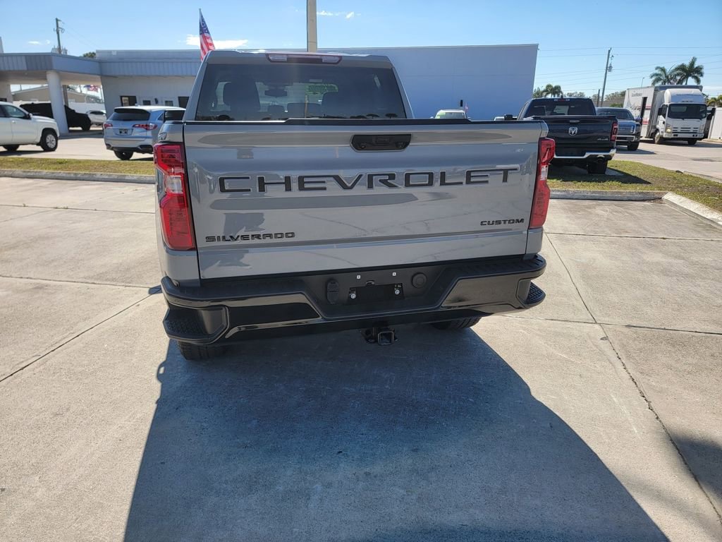 Used 2024 Chevrolet Silverado 1500 Custom Trail Boss w/ Turbomax Blackout Package image 5