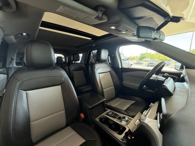 Used 2022 Ford Explorer XLT w/ Equipment Group 202A AWD/4WD image 25