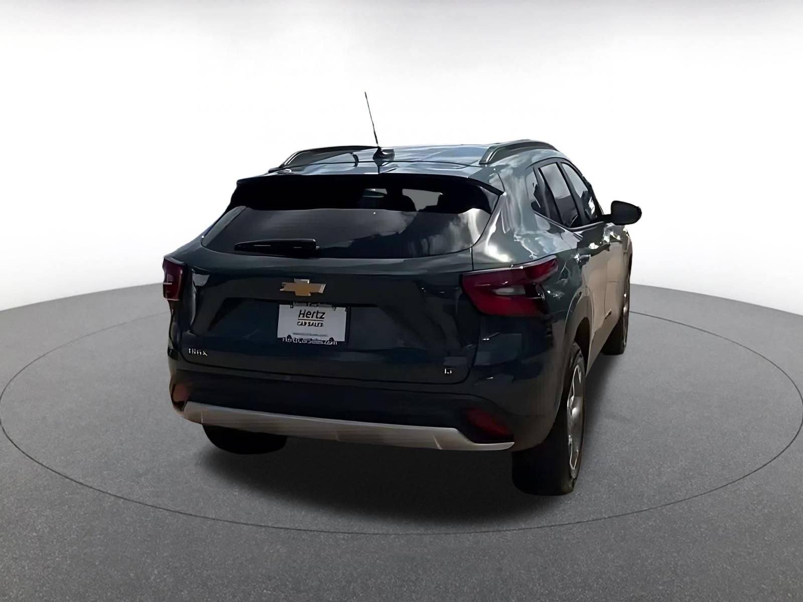 Used 2025 Chevrolet Trax LT w/ LT Convenience Package FWD image 12