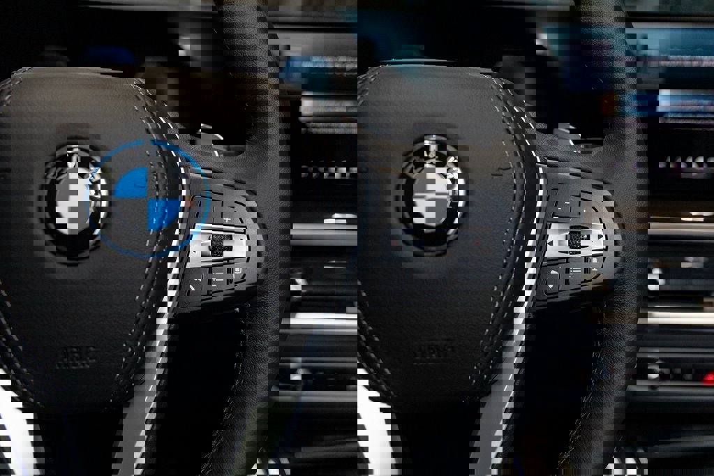 New 2026 BMW X5 xDrive50e w/ Climate Comfort Package image 27