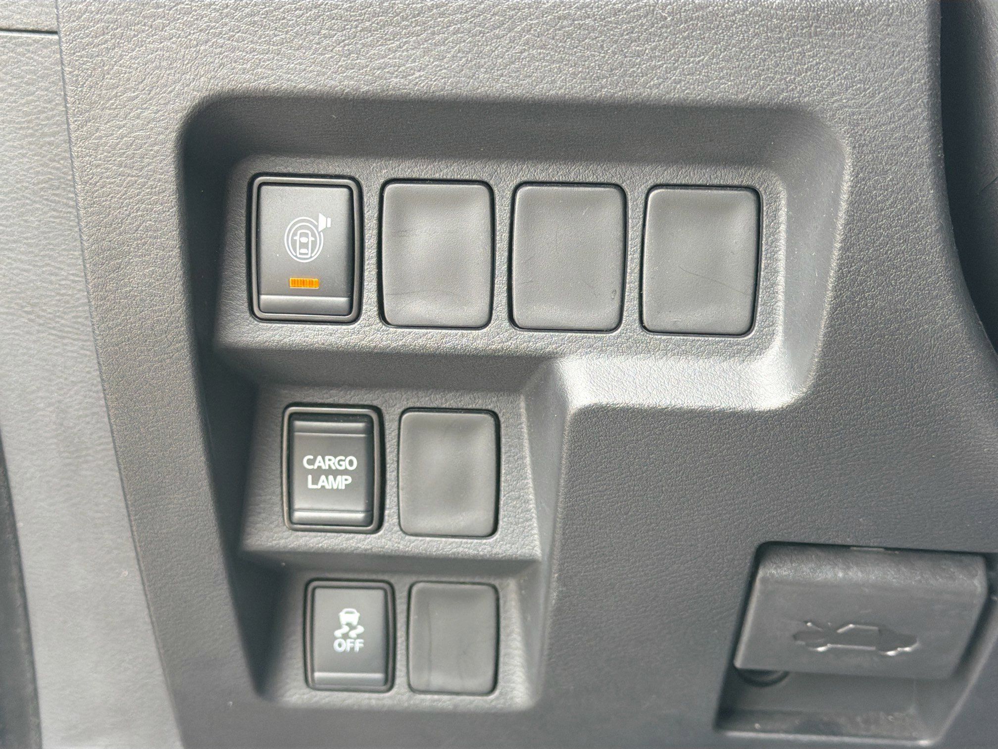 Used 2022 Nissan Frontier SV w/ Technology Package image 32