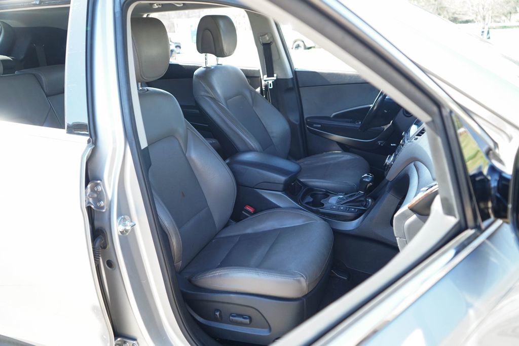 Used 2017 Hyundai Santa Fe SE Ultimate w/ SE Ultimate Tech Package 03 image 35