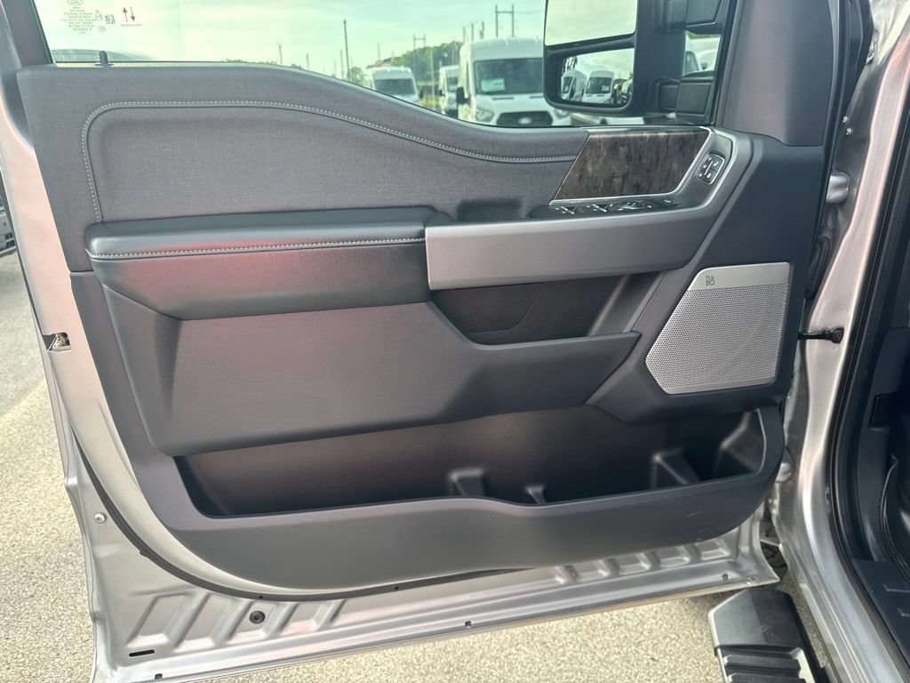 Used 2024 Ford F350 Lariat w/ Lariat Ultimate Package AWD/4WD image 19