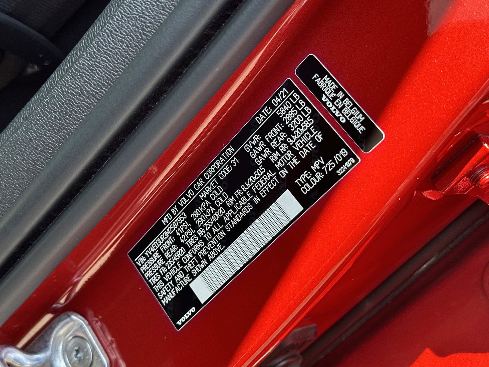 Certified 2021 Volvo XC40 P8 Recharge w/ Advanced Package image 29