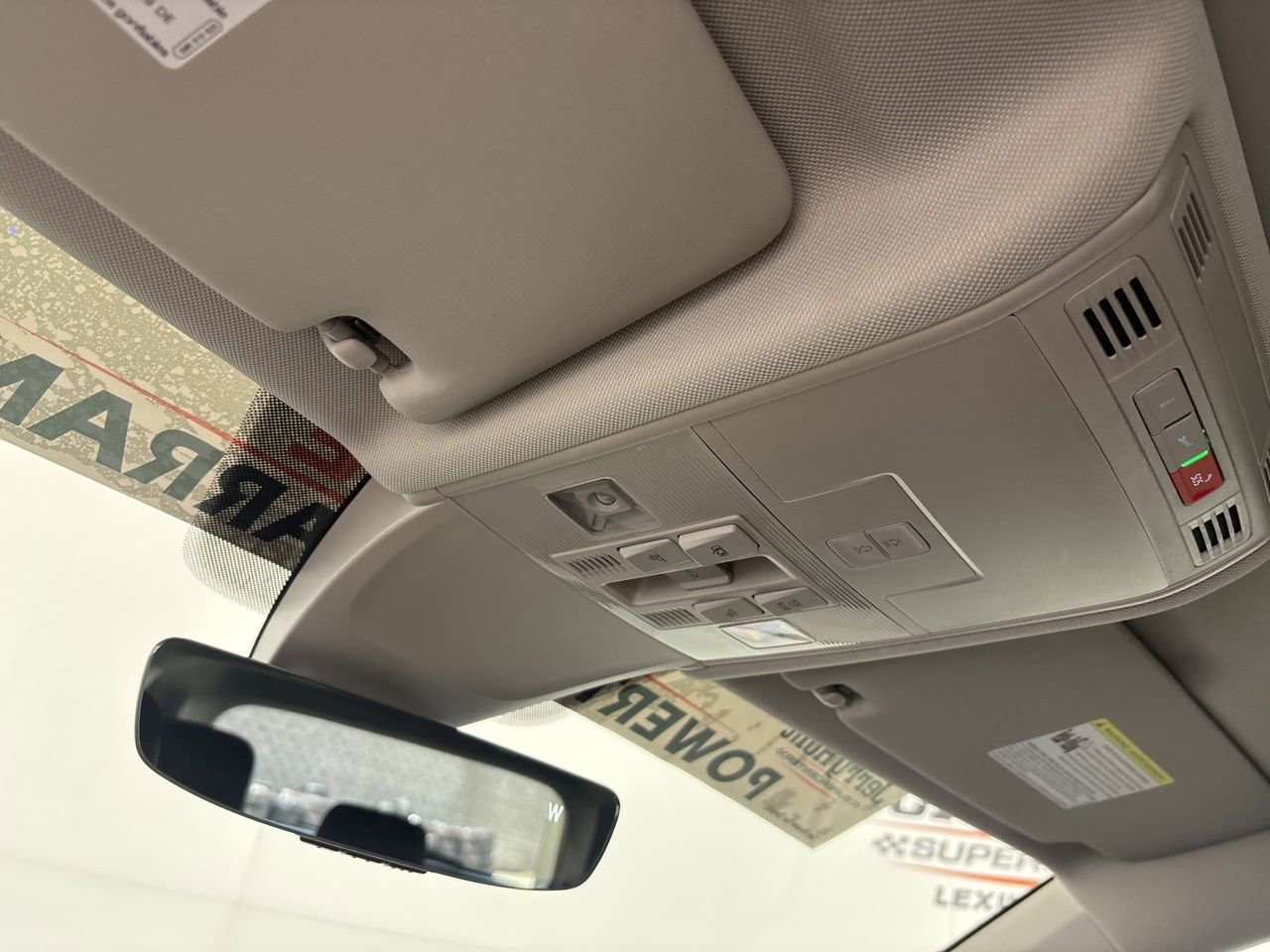 Used 2022 Volkswagen Tiguan SE w/ Panoramic Sunroof Package image 19