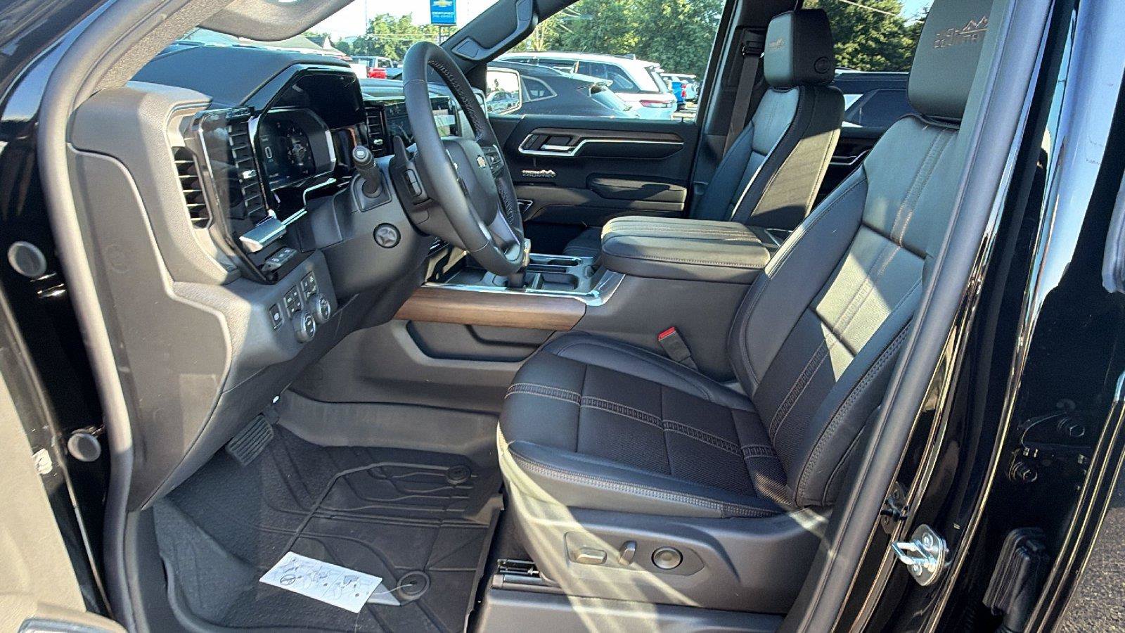 New 2026 Chevrolet Silverado 1500 High Country w/ High Country Premium Package AWD/4WD image 17