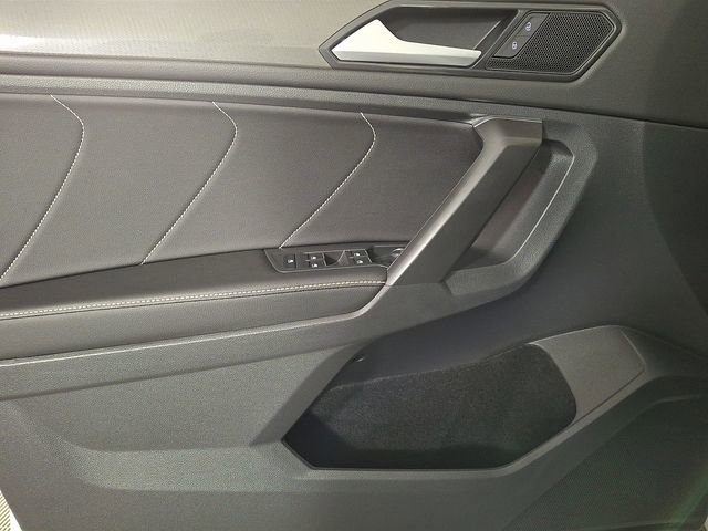 Used 2022 Volkswagen Tiguan SE image 14