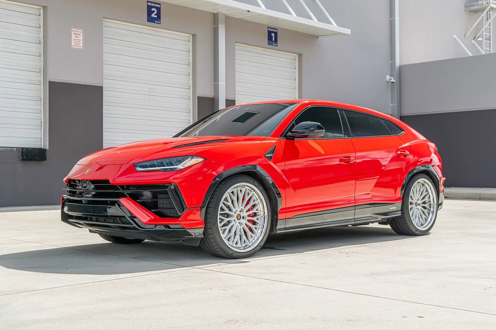 Used 2023 Lamborghini Urus S AWD/4WD image 1