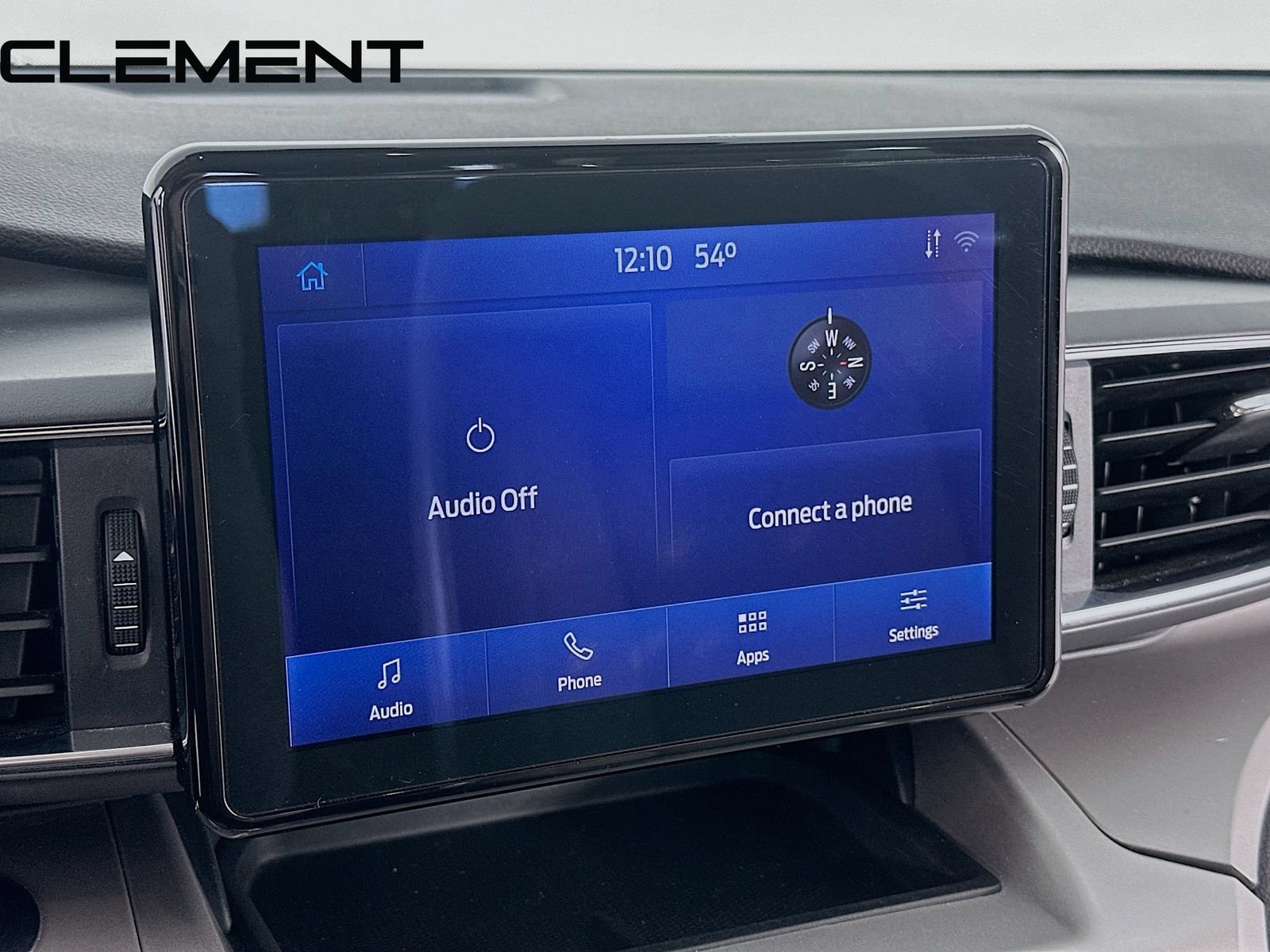 Used 2022 Ford Explorer XLT w/ Equipment Group 202A AWD/4WD image 19