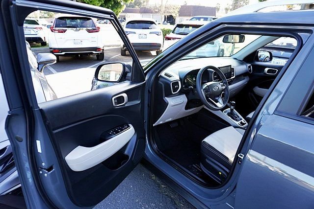 Certified 2026 Hyundai Venue SEL FWD image 37