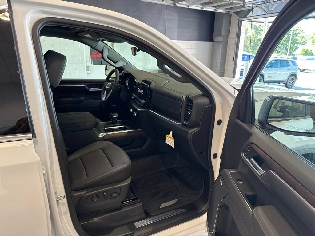 New 2026 GMC Sierra 1500 SLT AWD/4WD image 12