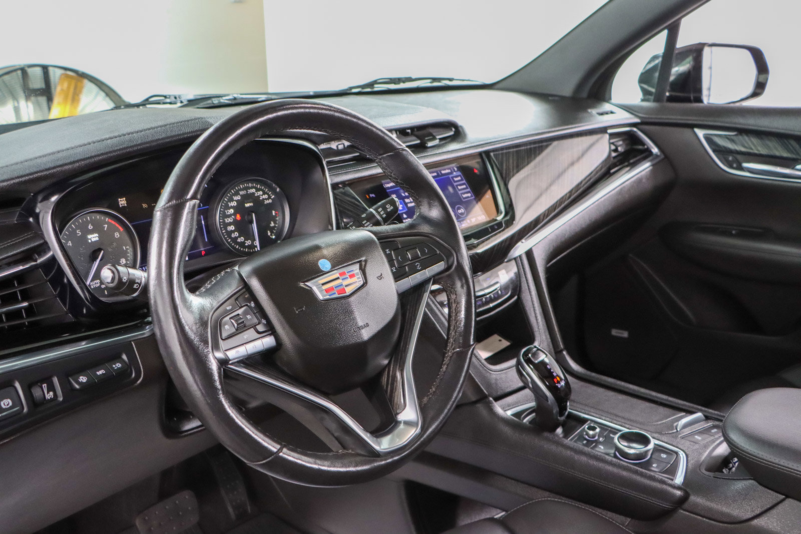 Used 2022 Cadillac XT6 Premium Luxury image 25