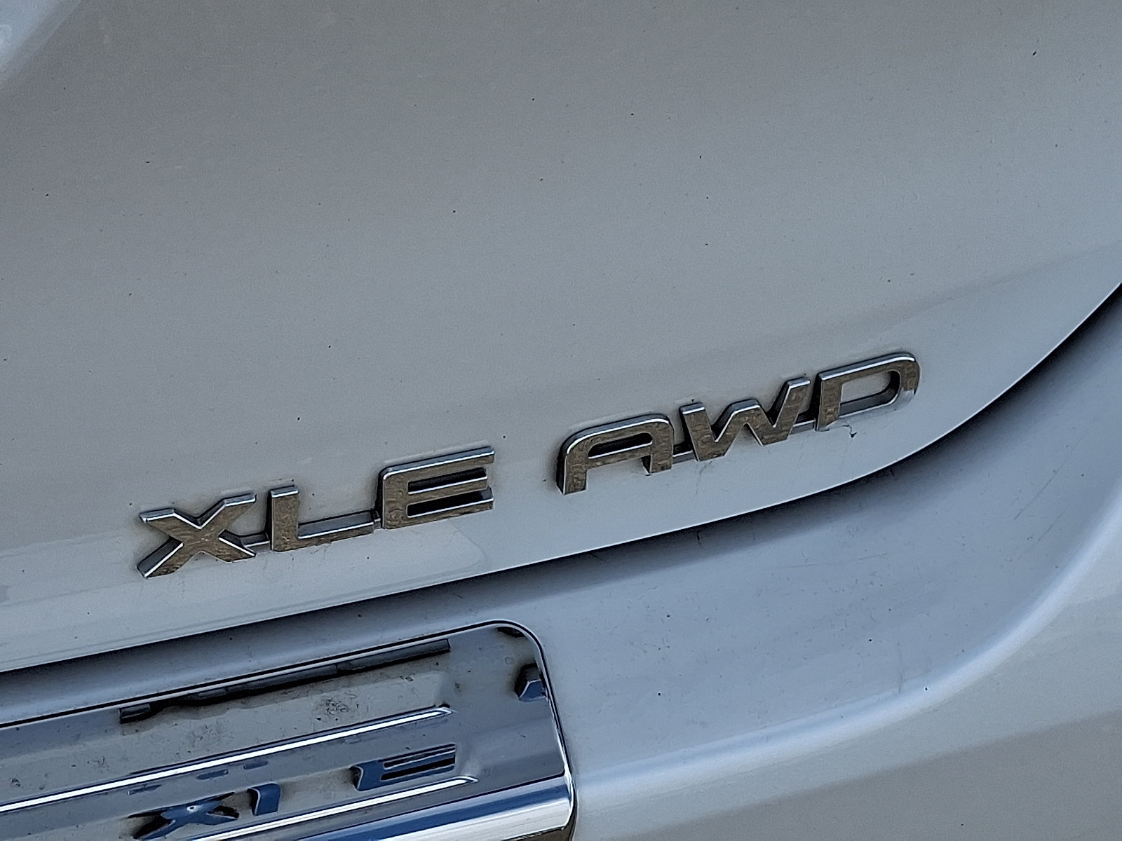 Used 2022 Toyota Highlander XLE AWD/4WD image 34