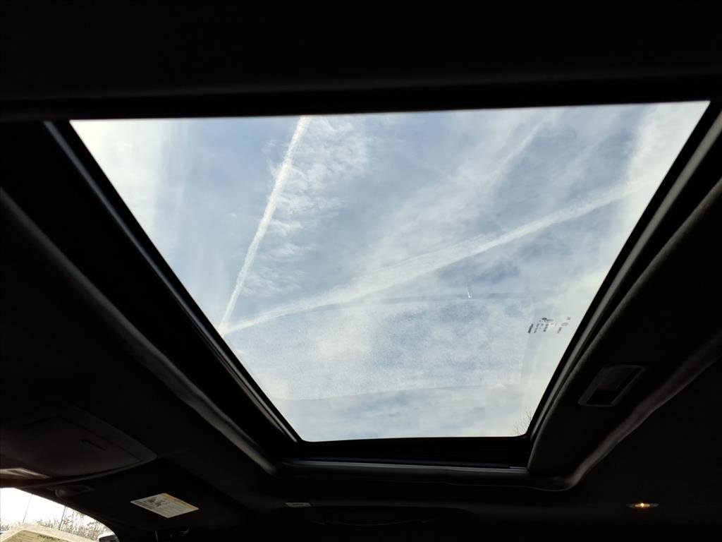 Used 2022 Dodge Challenger R/T w/ Plus Package image 19