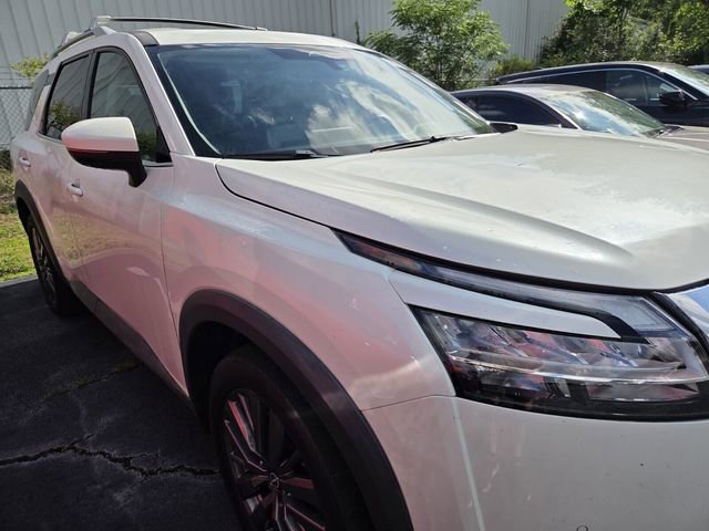 Used 2023 Nissan Pathfinder SL w/ SL Premium Package FWD image 4
