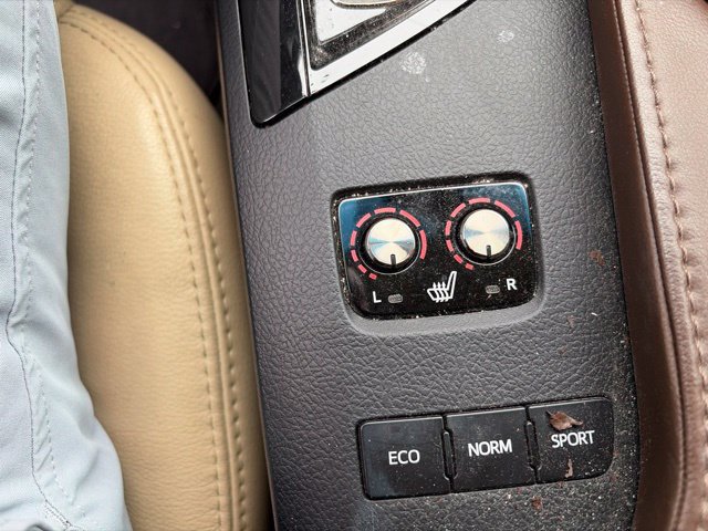 Used 2015 Toyota Avalon XLE Touring FWD image 8