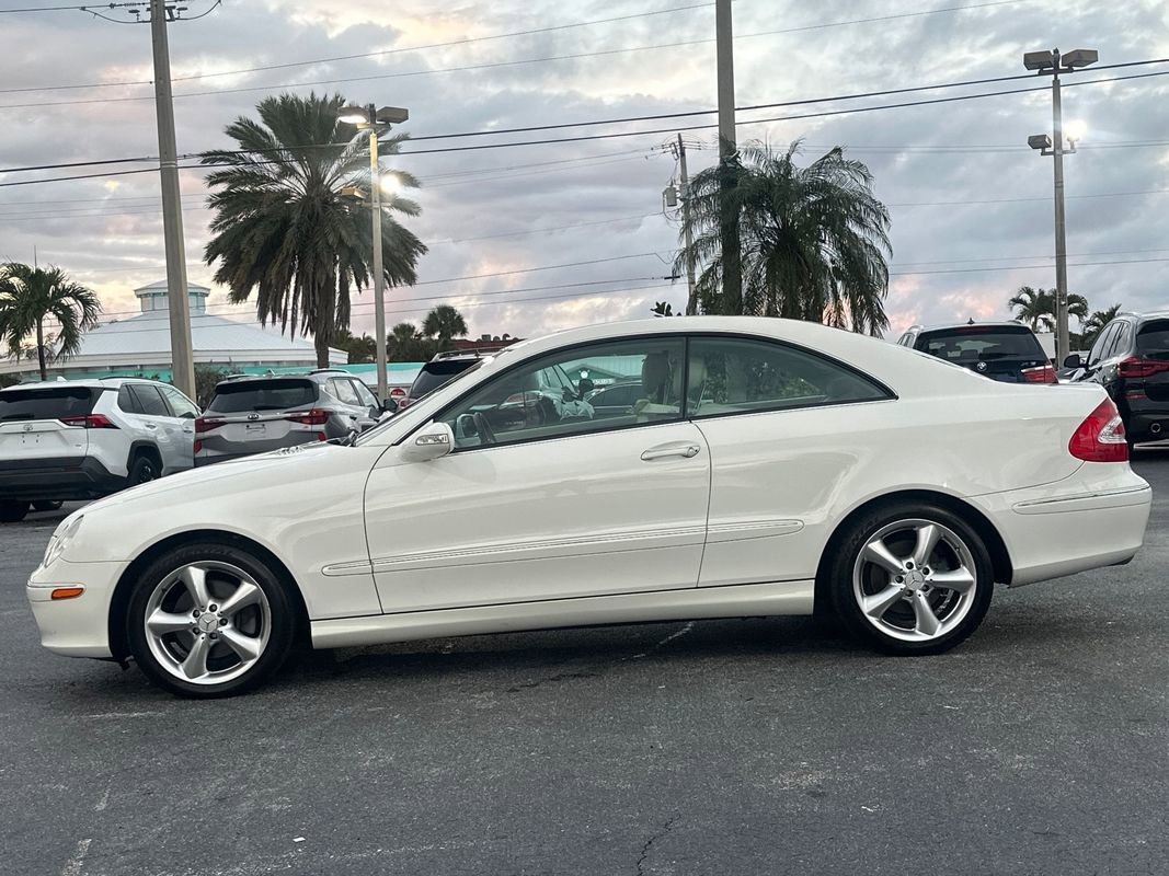 Used 2004 Mercedes-Benz CLK 320 image 2