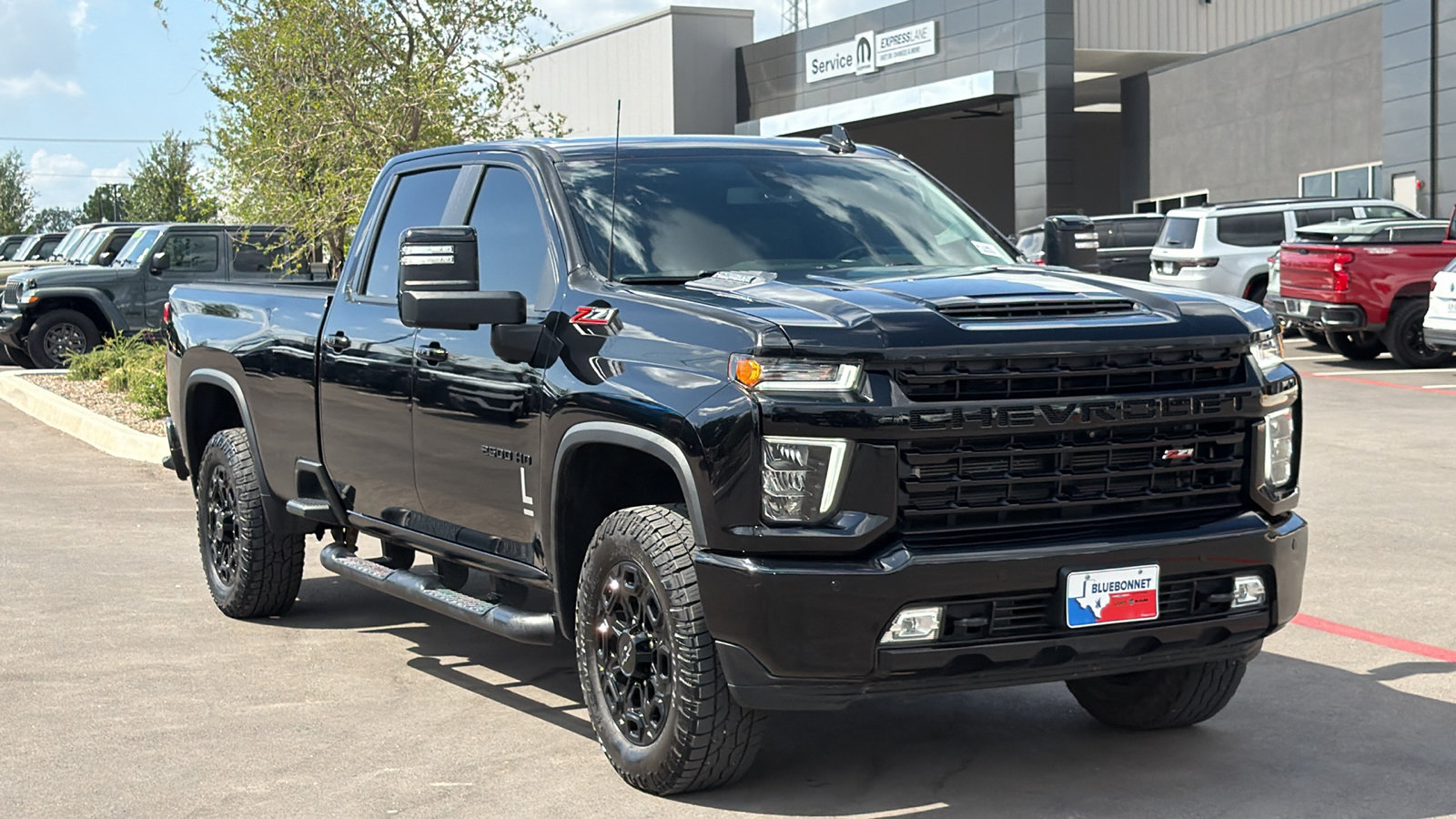 Used 2022 Chevrolet Silverado 2500 LTZ w/ LTZ Plus Package AWD/4WD image 3