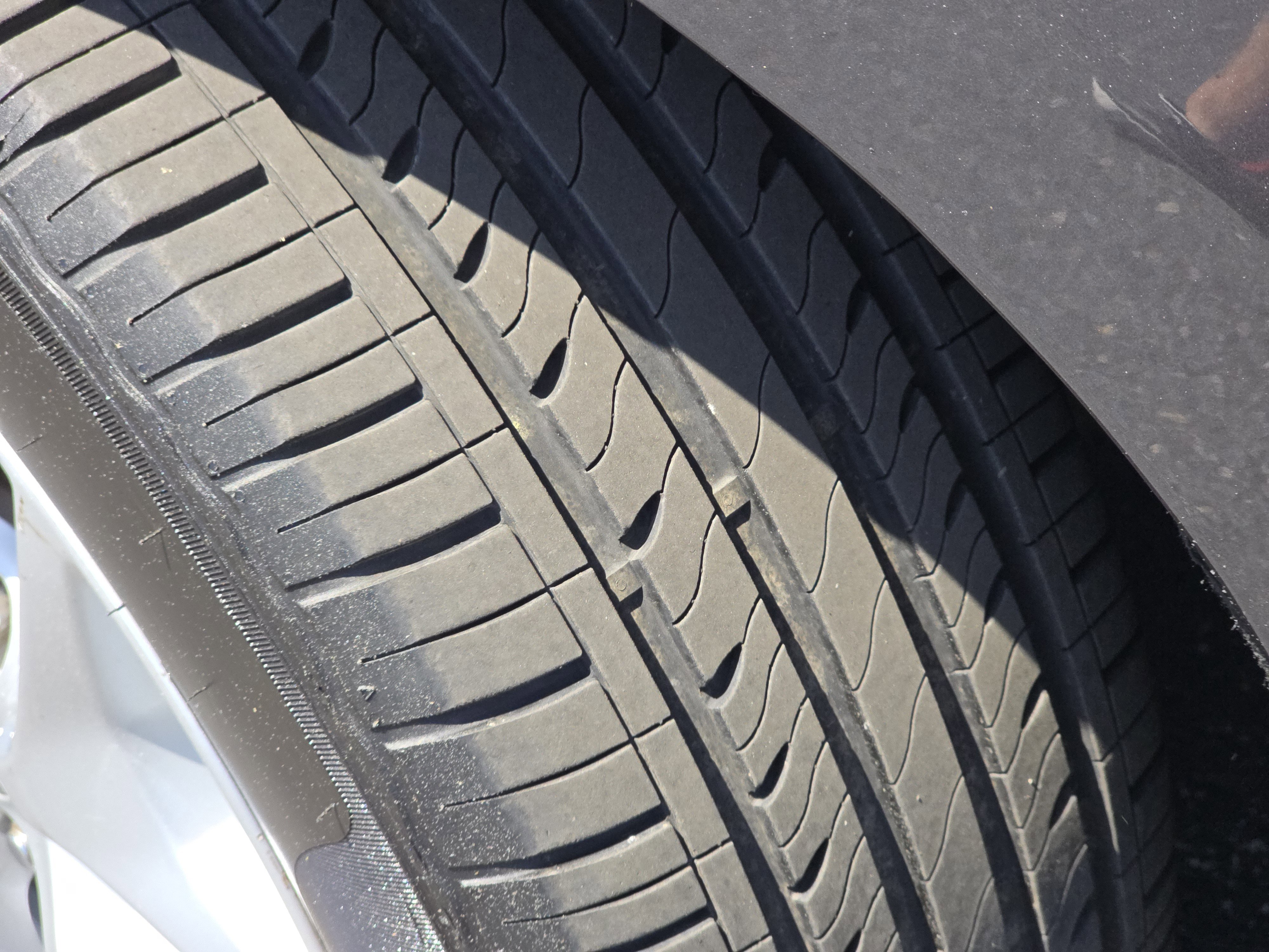 Used 2019 Chrysler Pacifica Touring Plus w/ Tire & Wheel Group FWD image 4