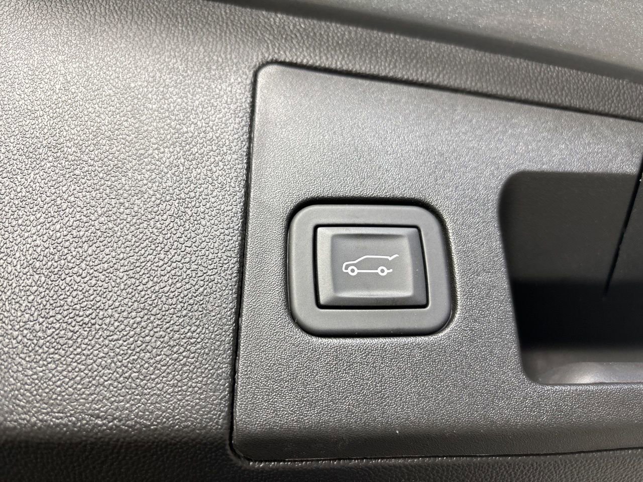 Used 2025 Cadillac XT5 Premium Luxury image 25