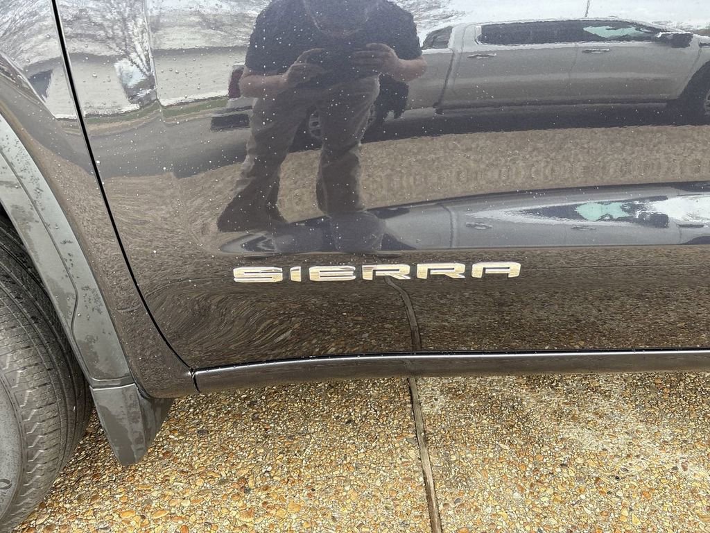 Certified 2025 GMC Sierra 1500 SLT image 32