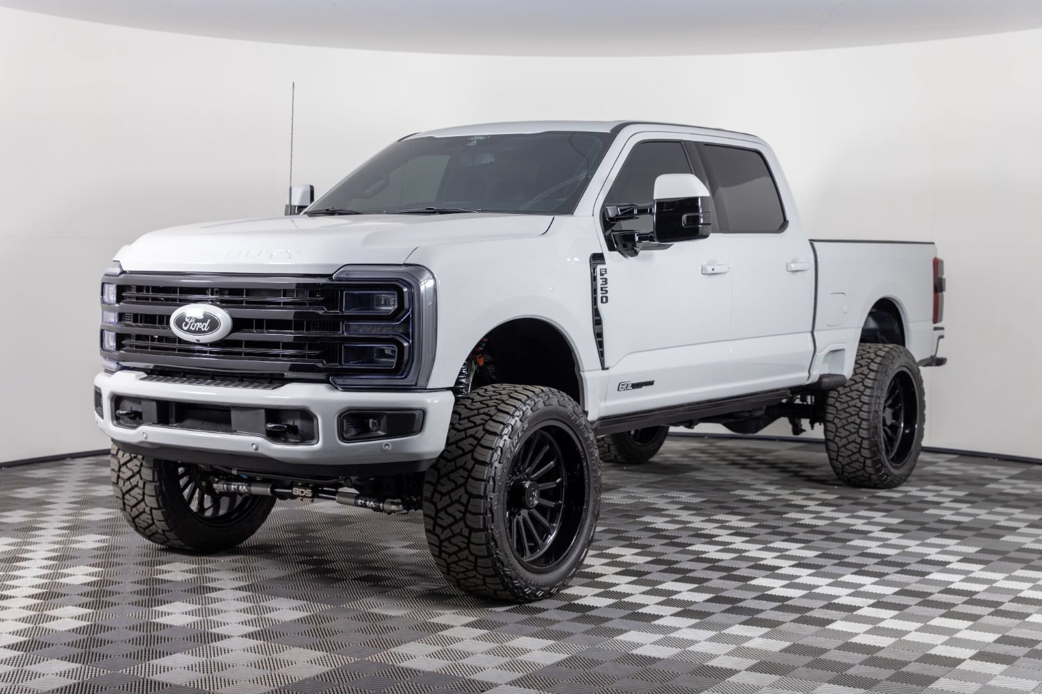 Used 2026 Ford F350 Platinum AWD/4WD image 2