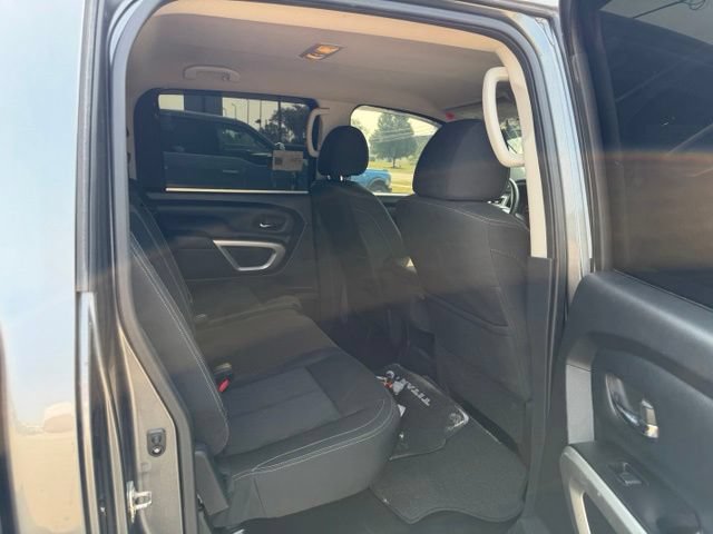 Used 2017 Nissan Titan S AWD/4WD image 13