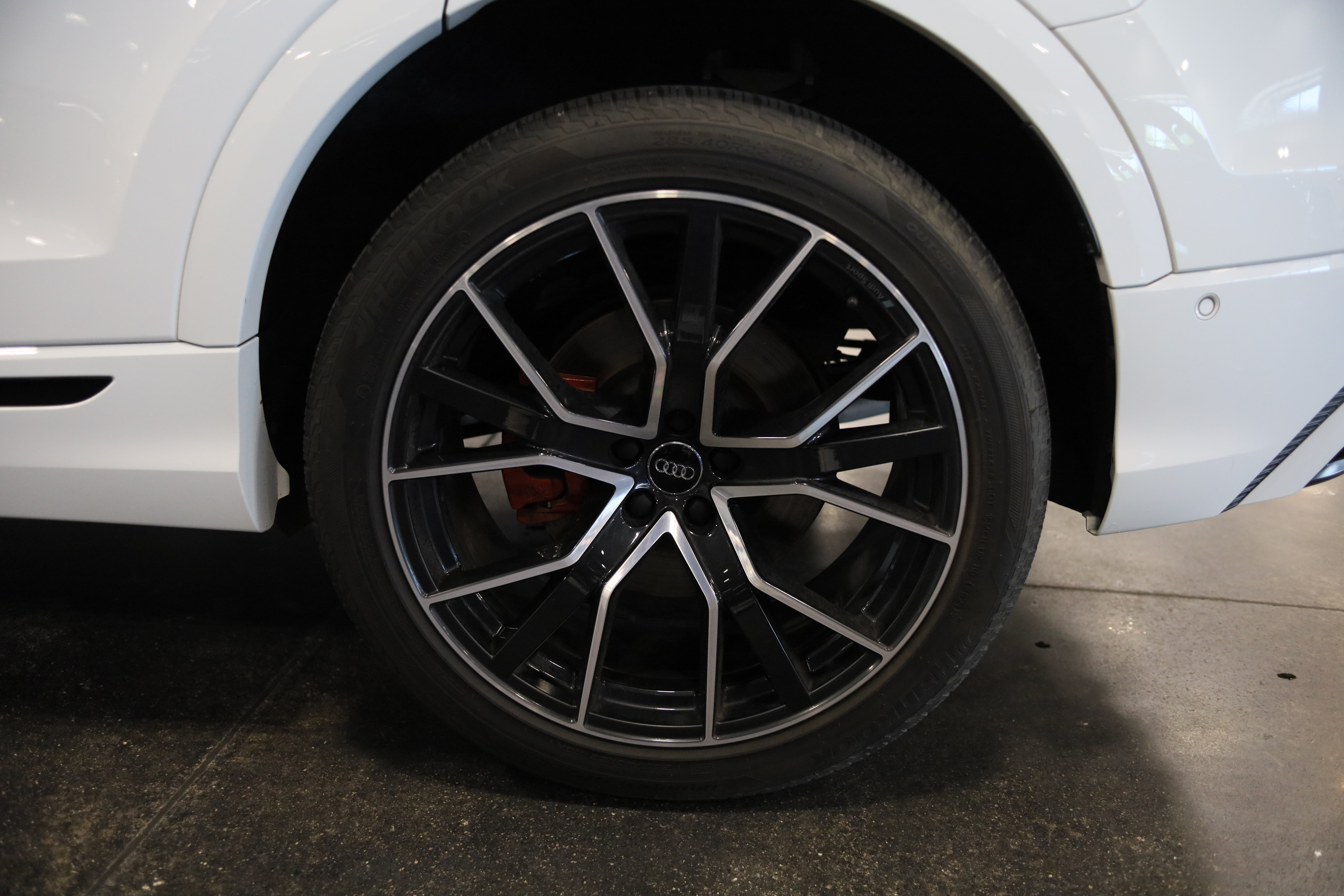 Used 2019 Audi Q8 Prestige AWD/4WD image 12