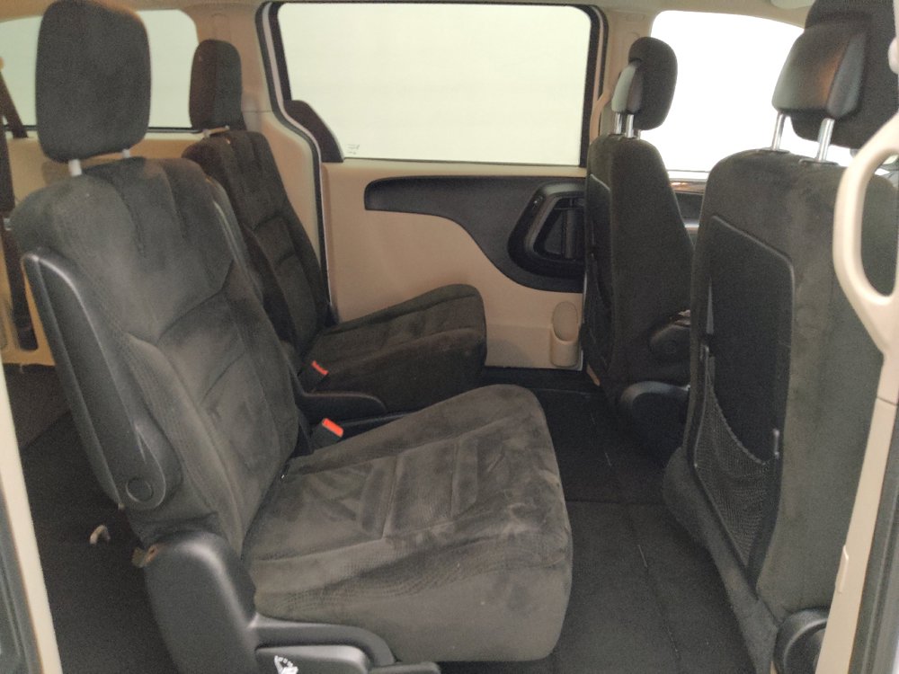 Used 2016 Dodge Grand Caravan SXT FWD image 19