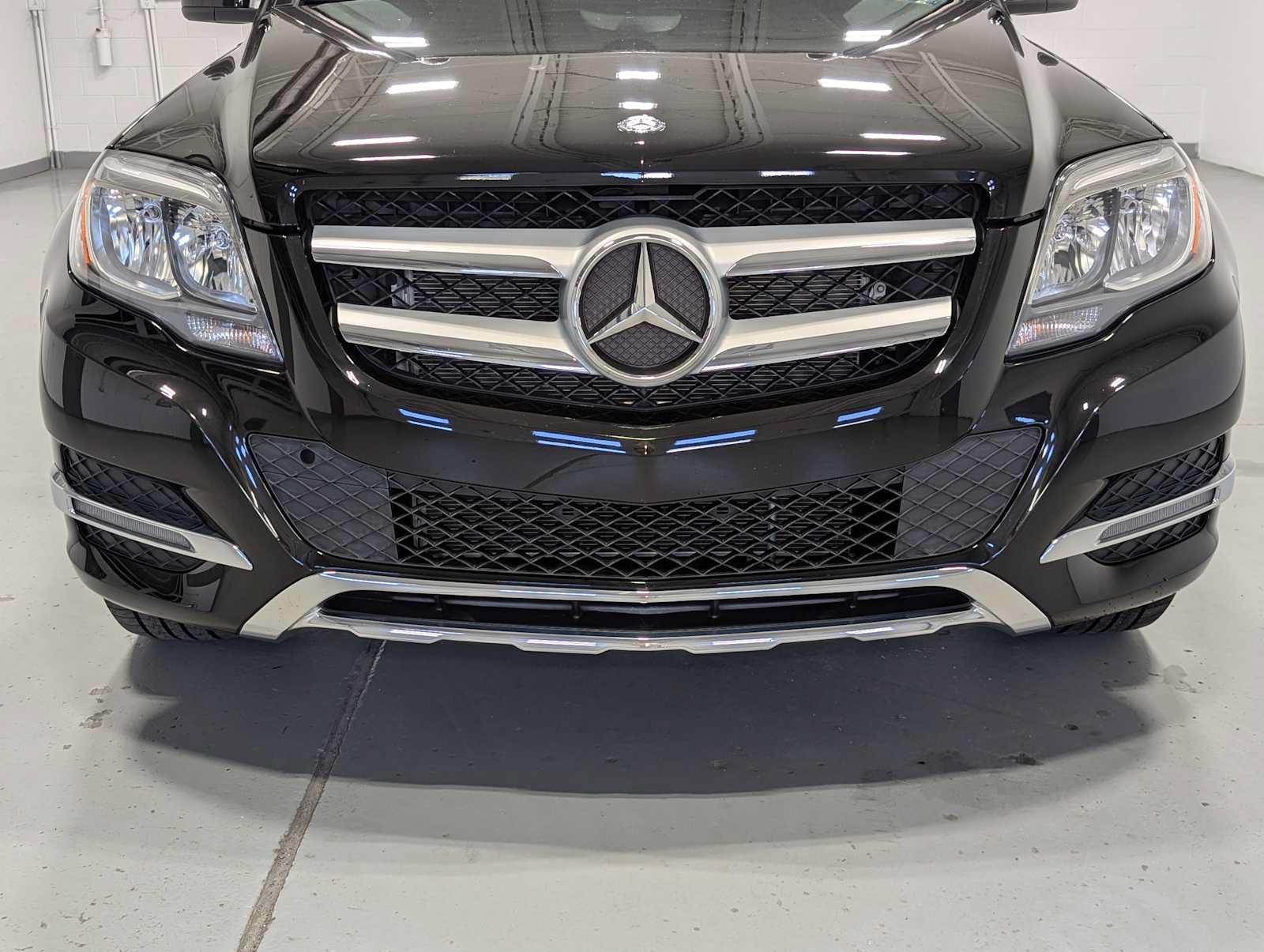 Used 2015 Mercedes-Benz GLK 350 4MATIC image 2
