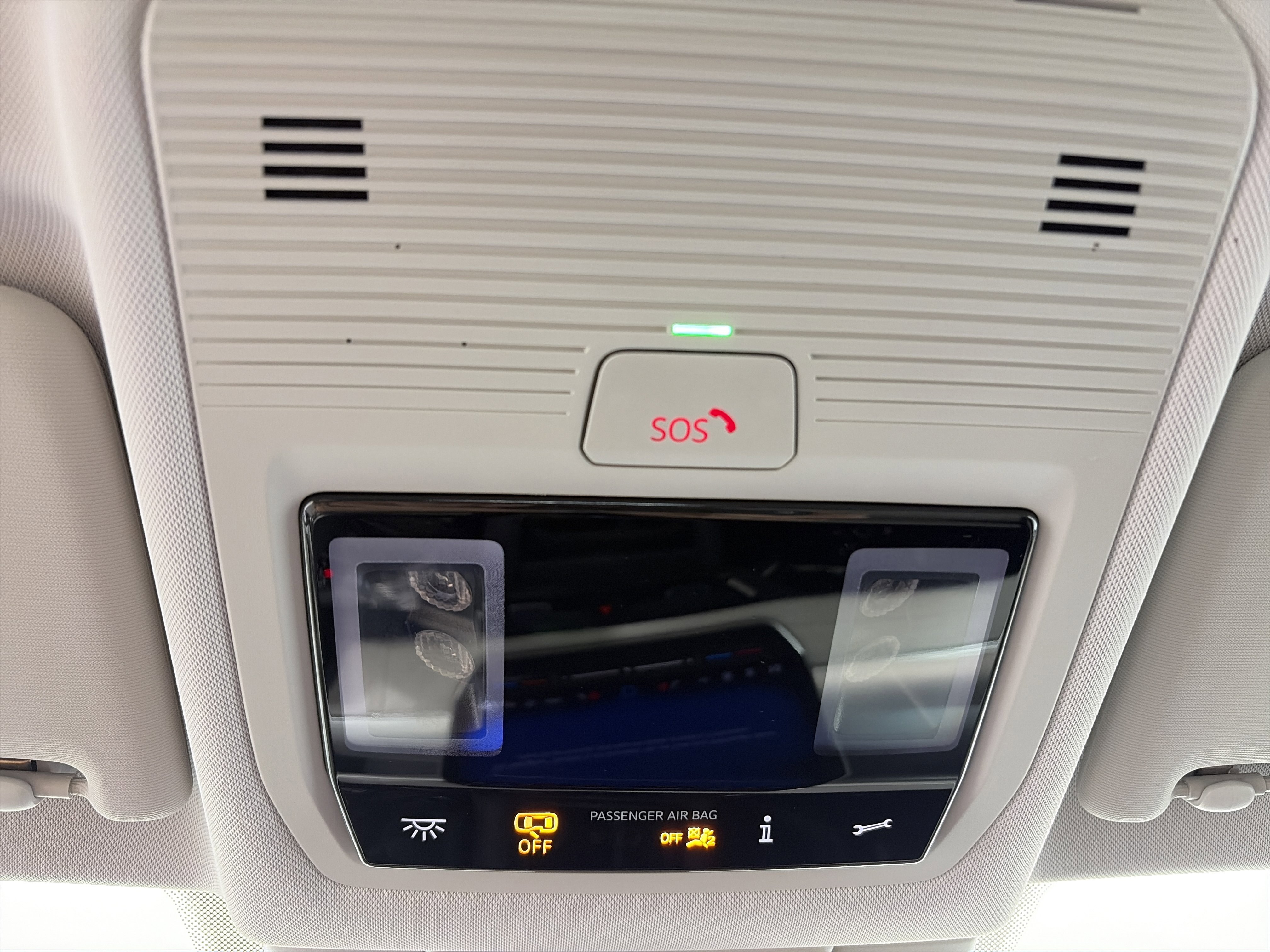 Used 2025 Volkswagen Tiguan SE image 32