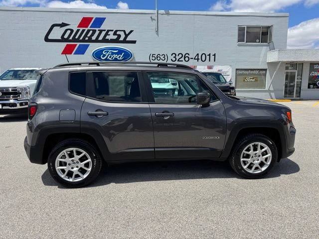 Used 2019 Jeep Renegade Latitude w/ Cold Weather Group AWD/4WD image 7